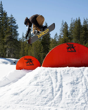 GNU Facts Snowboard - Men's - 2027