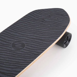Landyachtz Dinghy Classic Fender Midnight Drip Complete Longboard - 2026